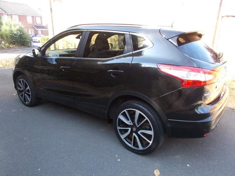 Nissan Qashqai 1.6 Dci Tekna Black #6