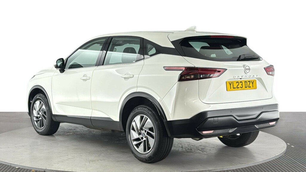 Nissan Qashqai 1.3 Dig-t Mhev Acenta Premium Suv Hybri YL23DZY White #6