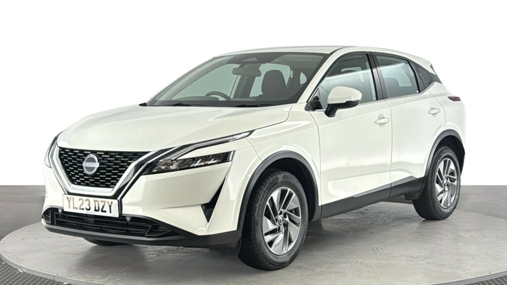 Nissan Qashqai 1.3 Dig-t Mhev Acenta Premium Suv Hybri White