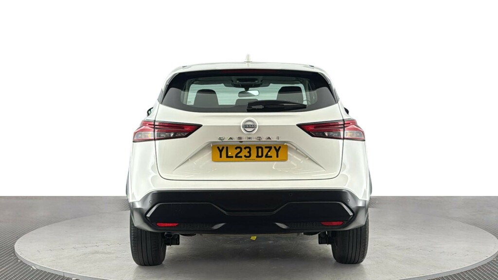 Nissan Qashqai 1.3 Dig-t Mhev Acenta Premium Suv Hybri YL23DZY White #5