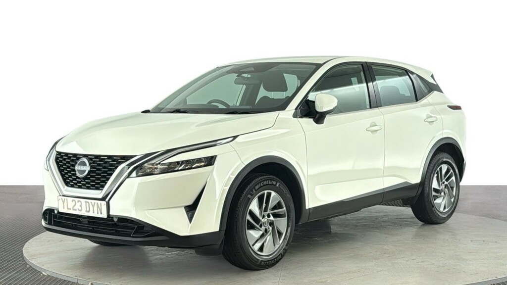 Nissan Qashqai 1.3 Dig-t Mhev Acenta Premium Suv Hybri White