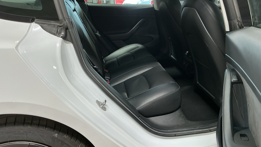 Tesla Model 3 Dual Motor Long Range Saloon 4 AF71ZBY White #3