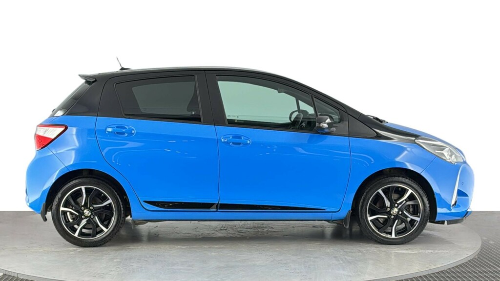Toyota Yaris 1.5 Vvt-i Cyan Bi-tone Hatchback YE68HYP Blue #3