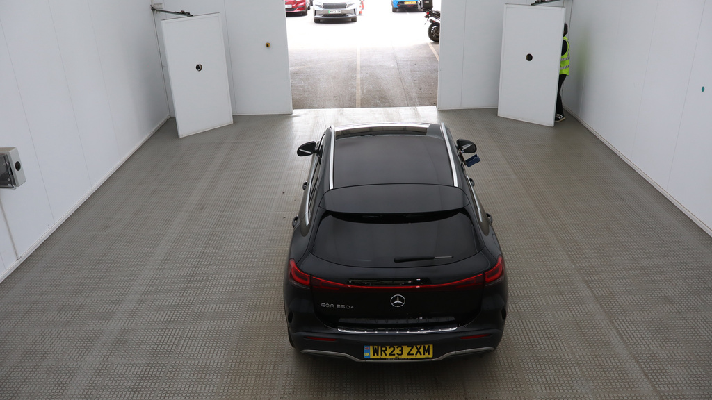 Mercedes-Benz EQA Eqa 250 70.5Kwh Amg Line Suv 1 Black #2