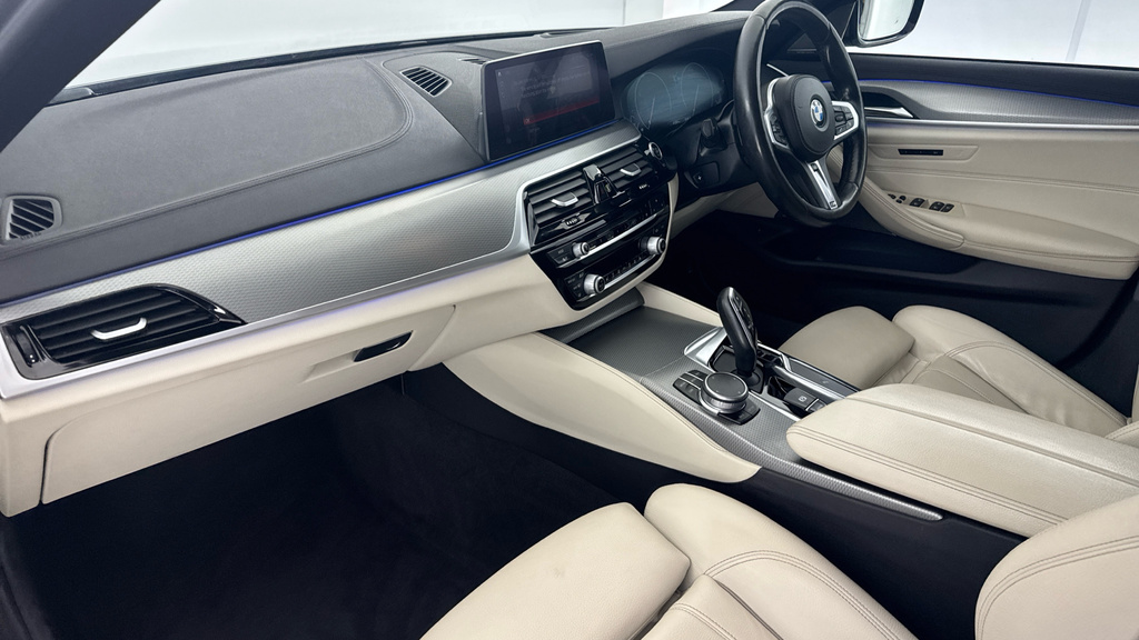 BMW 5 Series 520D Se #10