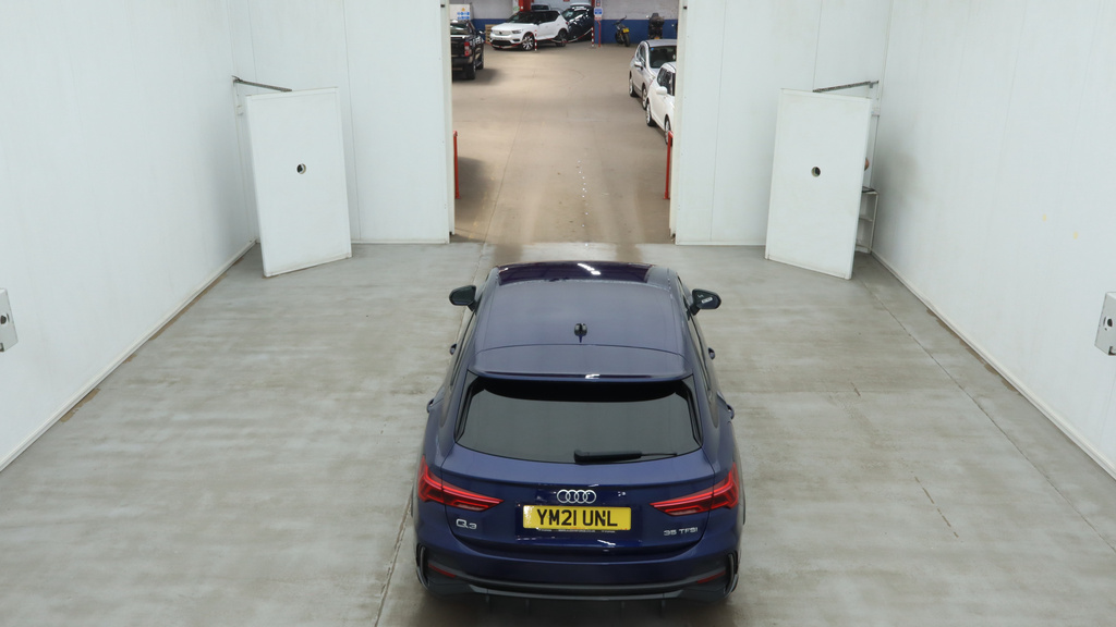 Audi Q3 1.5 Tfsi Cod 35 Black Edition Sportback Blue #2