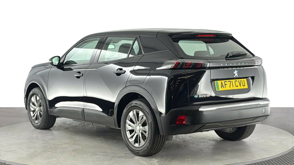 Peugeot e-2008 50Kwh Active Premium Suv 136 Ps Black #6