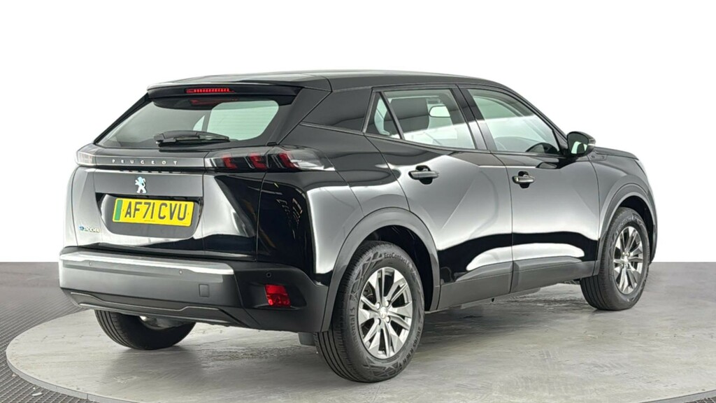 Peugeot e-2008 50Kwh Active Premium Suv 136 Ps Black #4