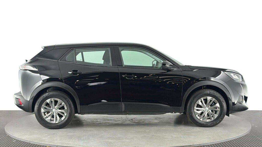 Peugeot e-2008 50Kwh Active Premium Suv 136 Ps Black #3