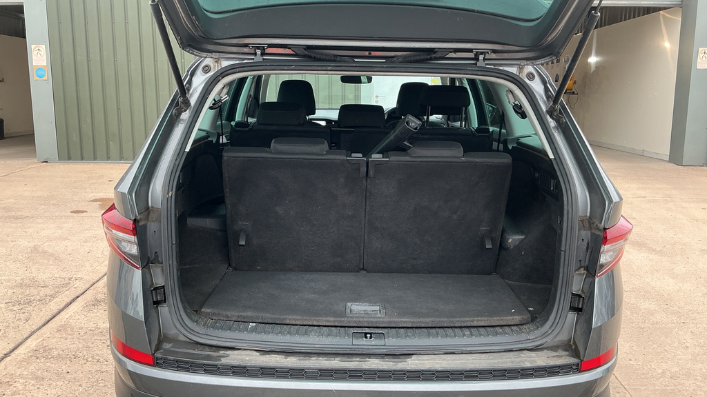Skoda Kodiaq 1.5 Tsi Act Se Drive Suv Dsg Euro 6 S Grey #2