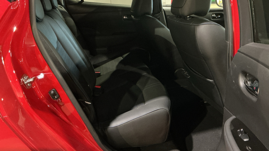 Nissan Leaf 39Kwh N-connecta Hatchback 150 Red #2