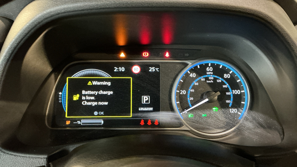 Nissan Leaf 39Kwh N-connecta Hatchback 150 Red #4