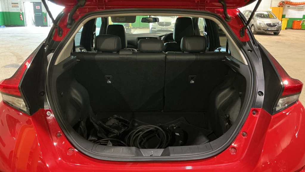 Nissan Leaf 39Kwh N-connecta Hatchback 150 Red
