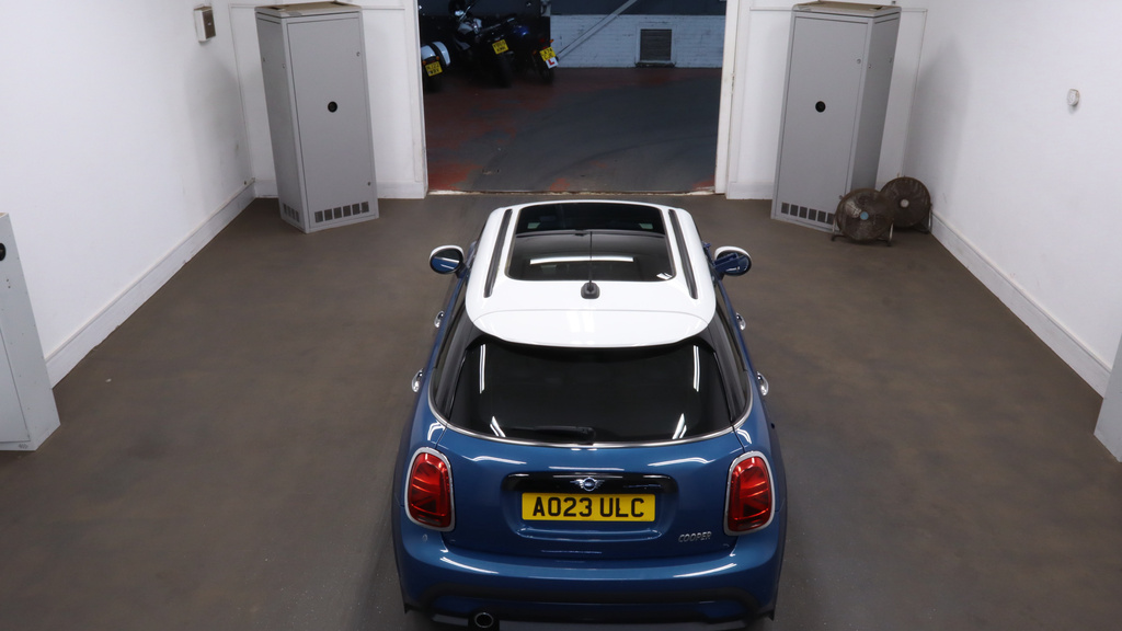 Mini Hatch 1.5 Cooper Exclusive Hatchback Steptron AO23ULC Blue #2
