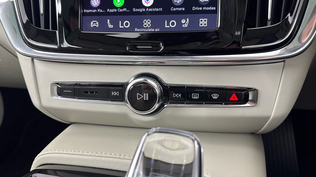 Volvo V90 2.0 B4d Momentum Blue #38