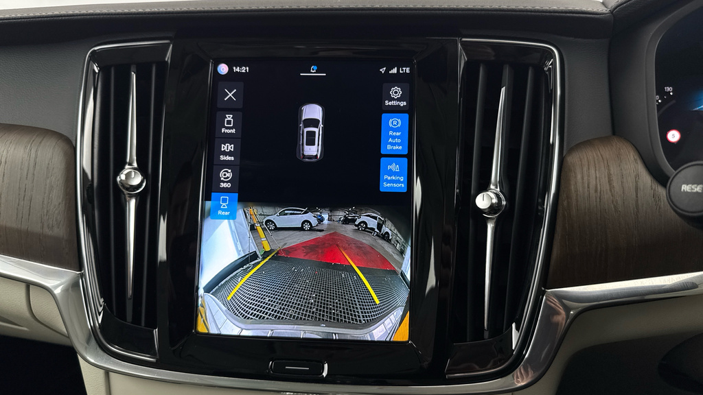 Volvo V90 2.0 B4d Momentum Blue #35