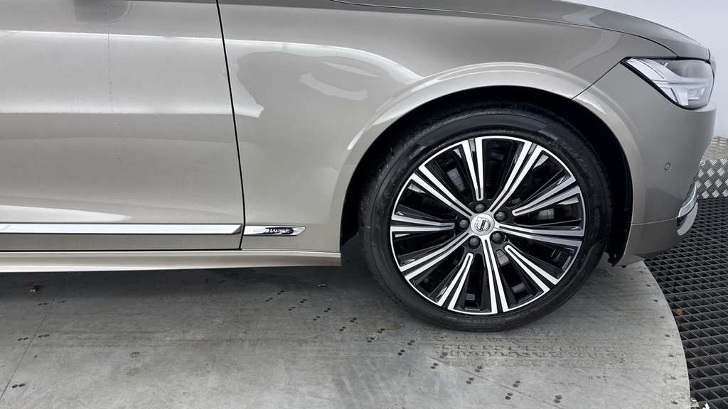 Volvo V90 2.0 B4d Momentum Blue #22