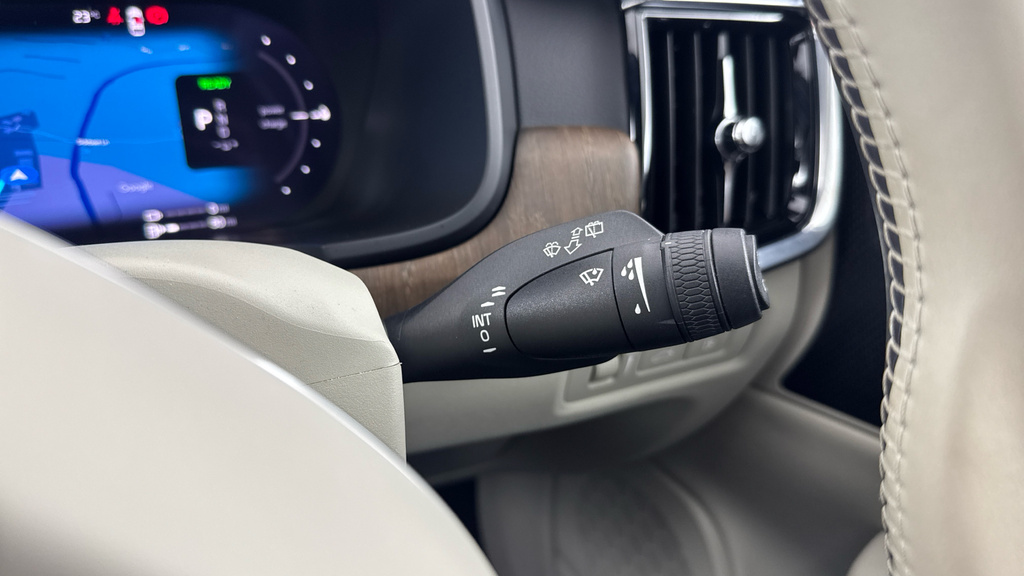 Volvo V90 2.0 B4d Momentum Blue #44