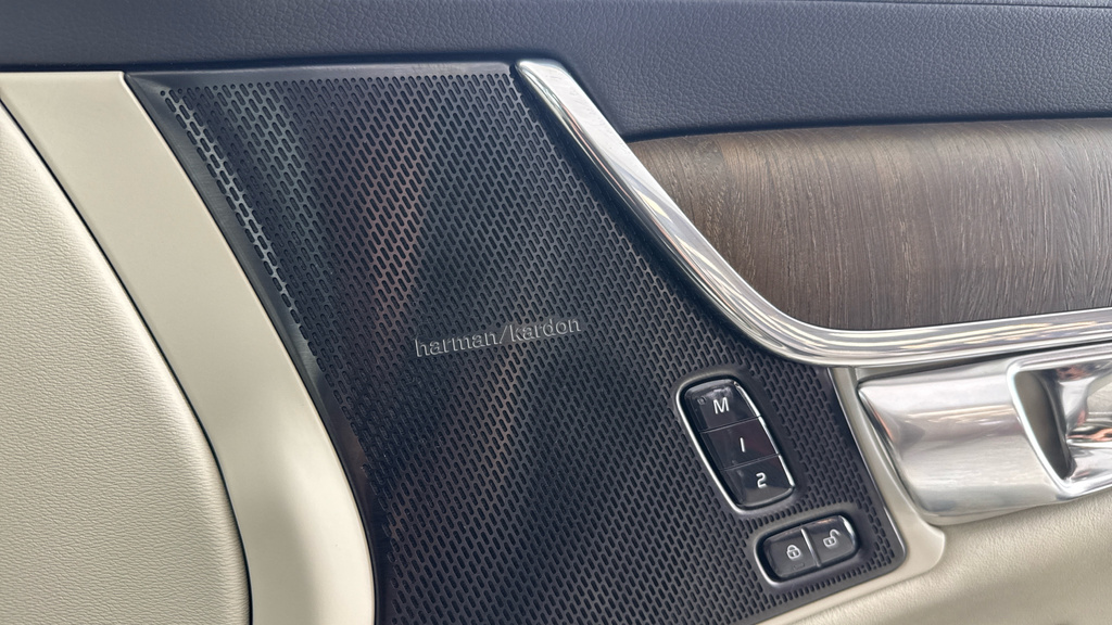Volvo V90 2.0 B4d Momentum Blue #48