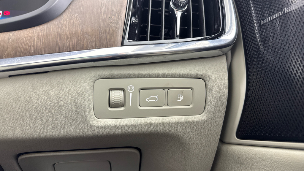 Volvo V90 2.0 B4d Momentum Blue #46