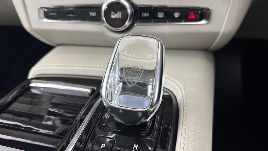 Volvo V90 2.0 B4d Momentum Blue #40
