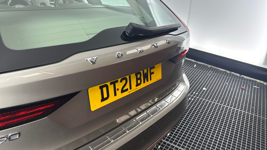 Volvo V90 2.0 B4d Momentum Blue #25