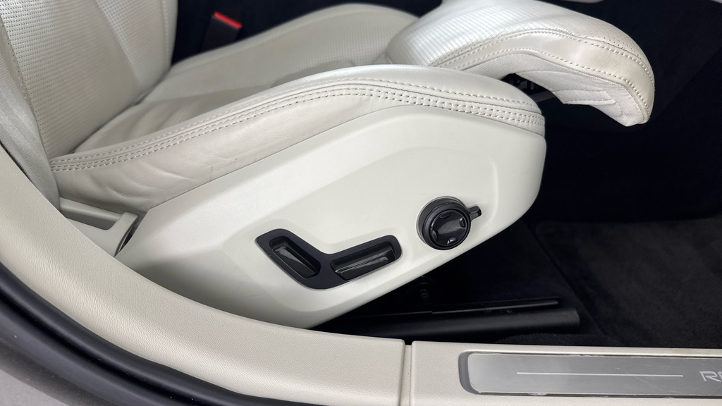 Volvo V90 2.0 B4d Momentum Blue #18