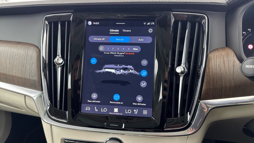 Volvo V90 2.0 B4d Momentum Blue #30