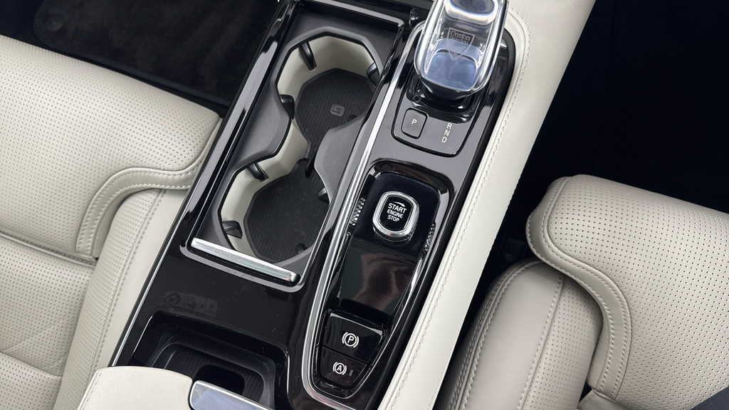 Volvo V90 2.0 B4d Momentum Blue #39