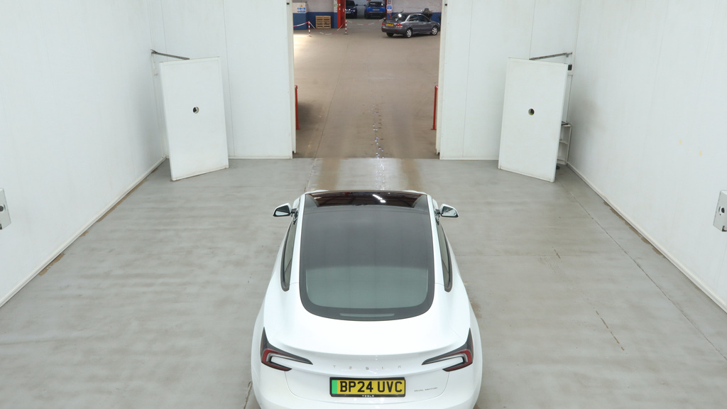 Tesla Model 3 Dual Motor Long Range Saloon 4 White #2
