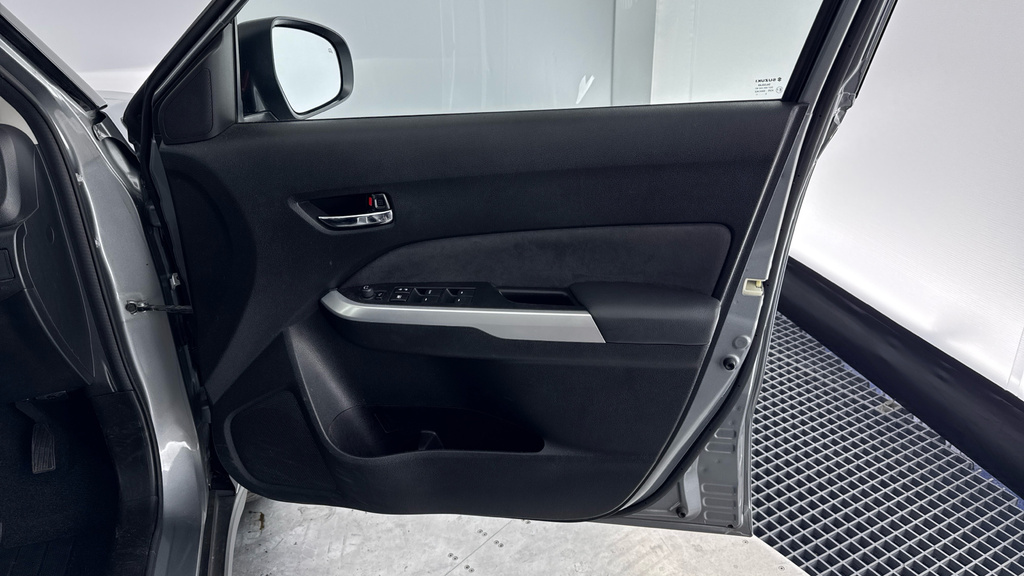 Suzuki Vitara 1.6 Sz-t Rugged Ddis 118 Bhp Black #22