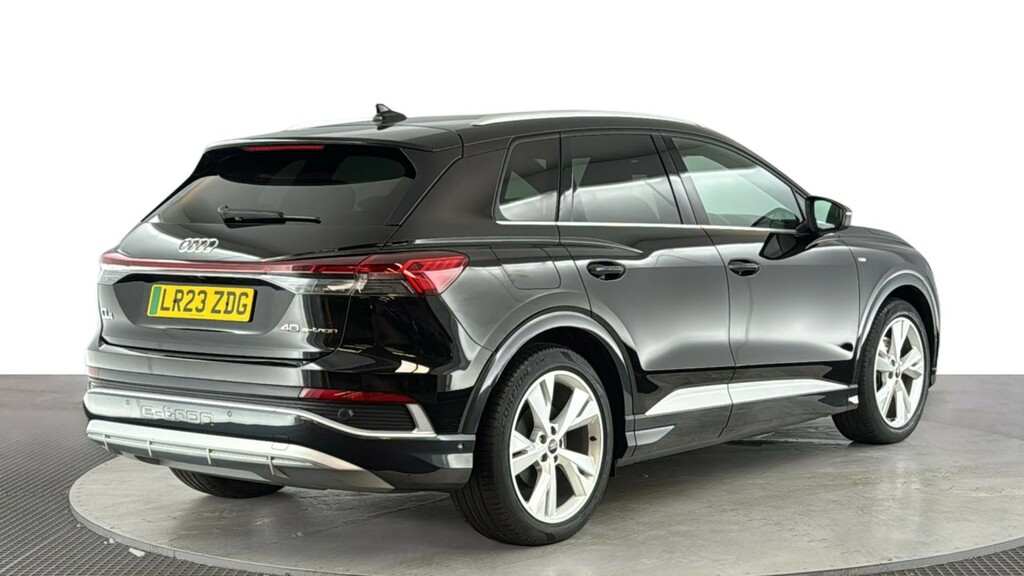 Audi Q4 E Tron 40 S Line Suv 82Kwh 204 Ps LR23ZDG Black #4