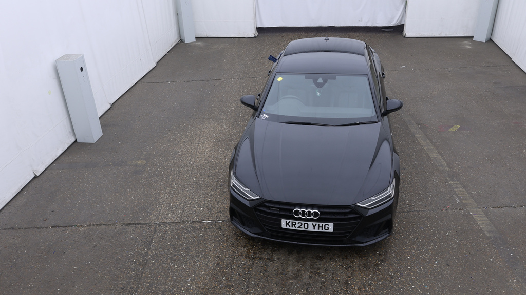 Audi A7 2.0 Tfsie 55 Competition Sportback Plug Black