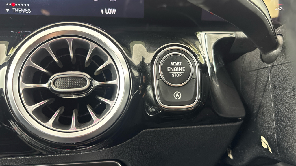 Mercedes-Benz GLA Class Gla 250E Amg Line Executive White #34