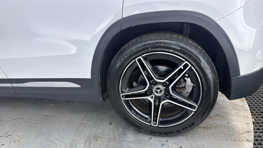 Mercedes-Benz GLA Class Gla 250E Amg Line Executive White #23