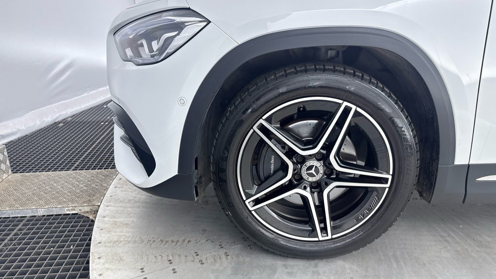 Mercedes-Benz GLA Class Gla 250E Amg Line Executive White #22