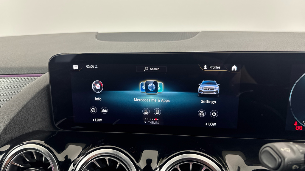 Mercedes-Benz GLA Class Gla 250E Amg Line Executive White #27