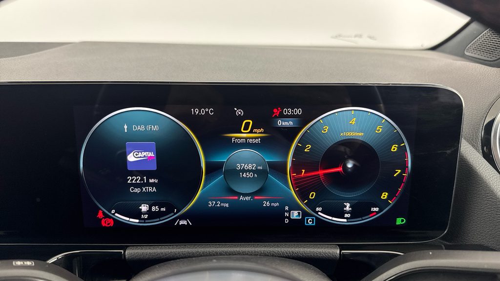 Mercedes-Benz GLA Class Gla 250E Amg Line Executive White #13