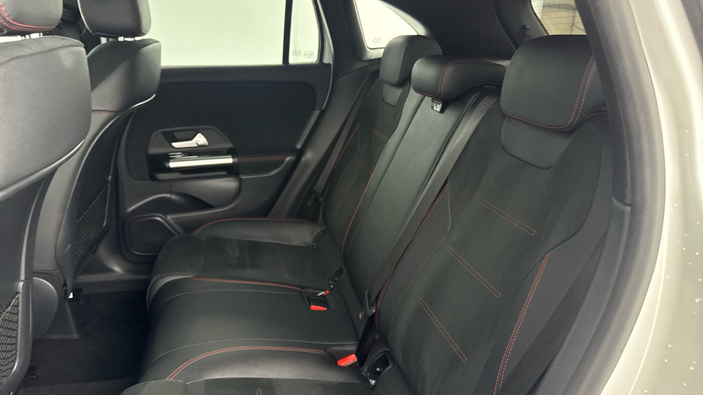 Mercedes-Benz GLA Class Gla 250E Amg Line Executive White #14