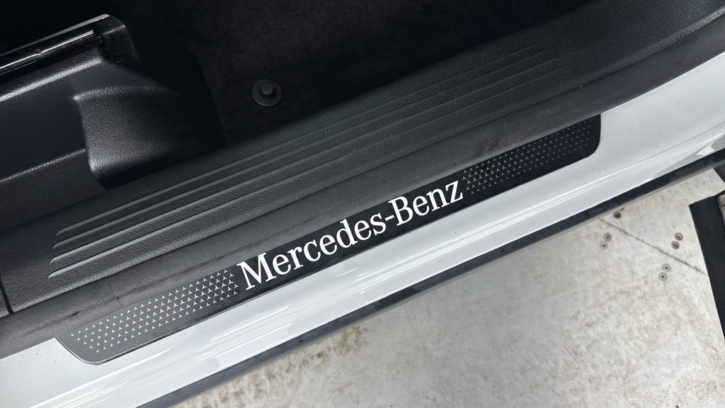Mercedes-Benz GLA Class Gla 250E Amg Line Executive White #16