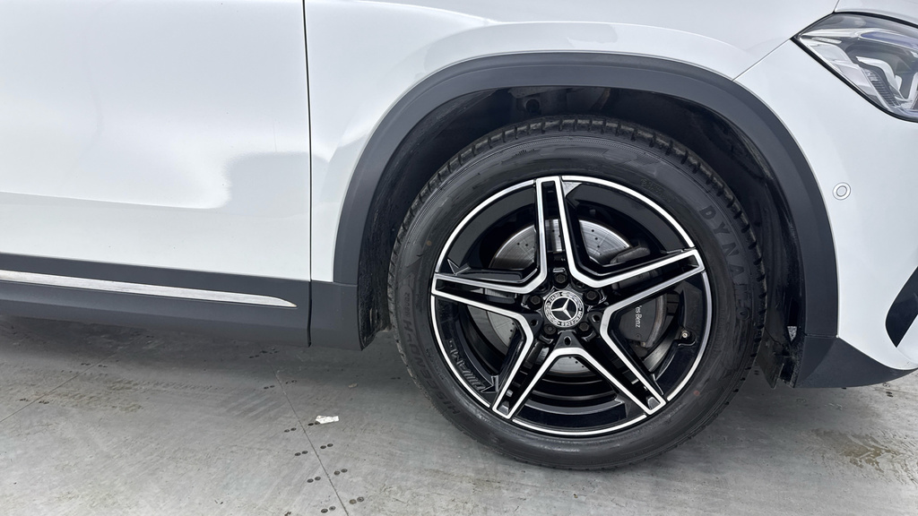 Mercedes-Benz GLA Class Gla 250E Amg Line Executive White #21