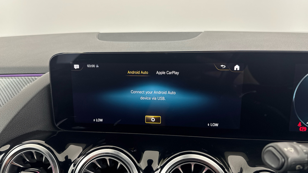 Mercedes-Benz GLA Class Gla 250E Amg Line Executive White #28