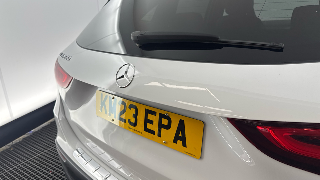 Mercedes-Benz GLA Class Gla 250E Amg Line Executive White #19