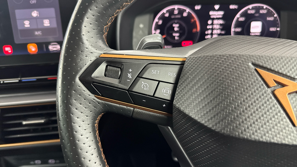 Cupra Leon Hatch Vz3 2.0 Tsi 300 7-Speed Red #38