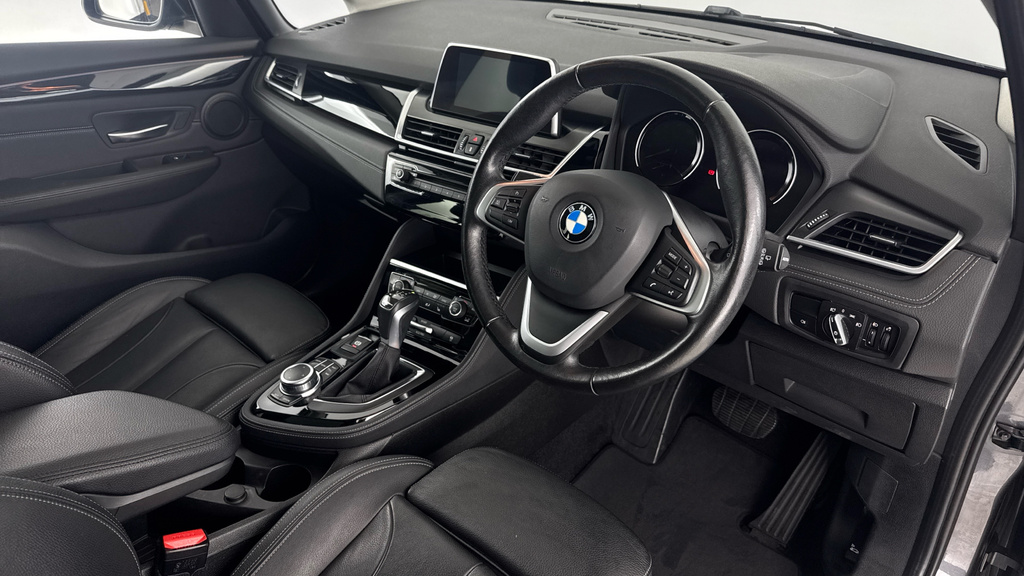 BMW 2 Series Active Tourer 218I Se White #9