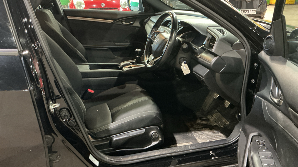 Honda Civic 1.0 Vtec Turbo Sr Hatchback Euro Black #3