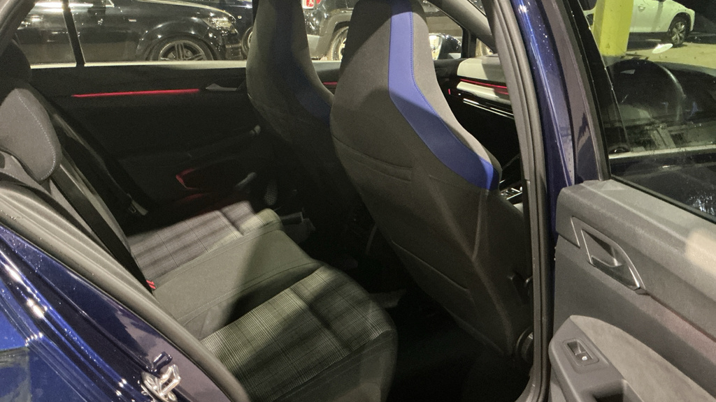 Volkswagen e-Golf 1.4 Tsi 13Kwh Gte Hatchback Plug-in Hyb Blue #2