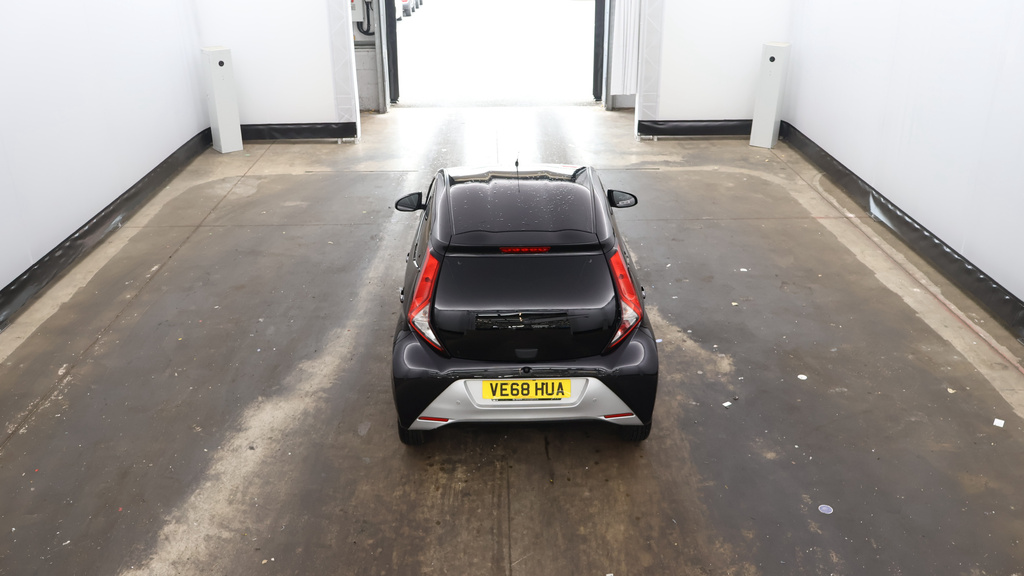 Toyota Aygo 1.0 Vvt-i X-plore Hatchback Euro Black #2