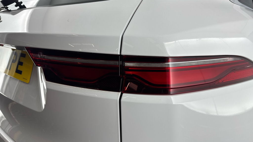 Jaguar F-Pace Jaguar Estate 2.0 P250 R-dynamic Hse Awd  #22