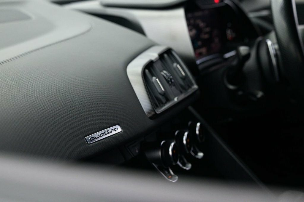 Audi R8 5.2 Fsi V10 Spyder S Tronic Quattro Eur Black #30